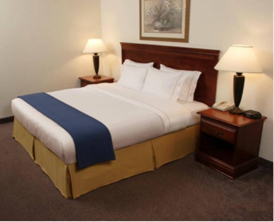Holiday Inn Express & Suites Jackson/Pearl International Airport Экстерьер фото
