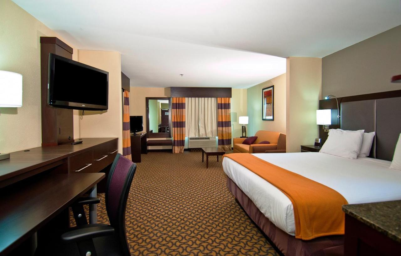 Holiday Inn Express & Suites Jackson/Pearl International Airport Экстерьер фото
